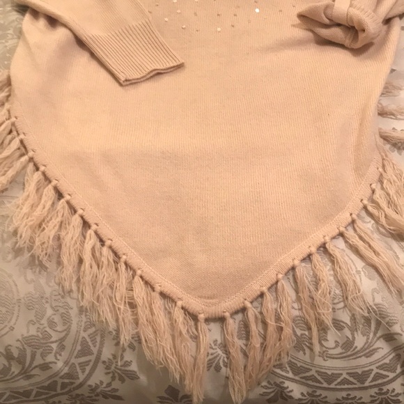 VENUS Sweaters - Poncho Sweater VENUS Sweaters - Poncho Sweater